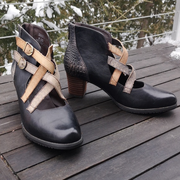 L'Artiste Spring Step funky strappy heels - Picture 2 of 13